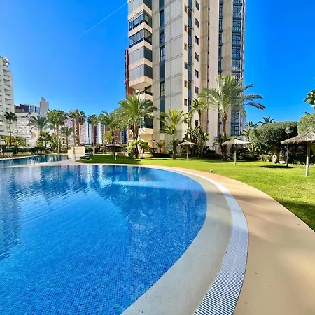 Gemelos 26 Pool Levante * 貝尼多姆