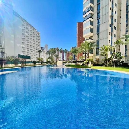 Gemelos 26 Pool Levante *